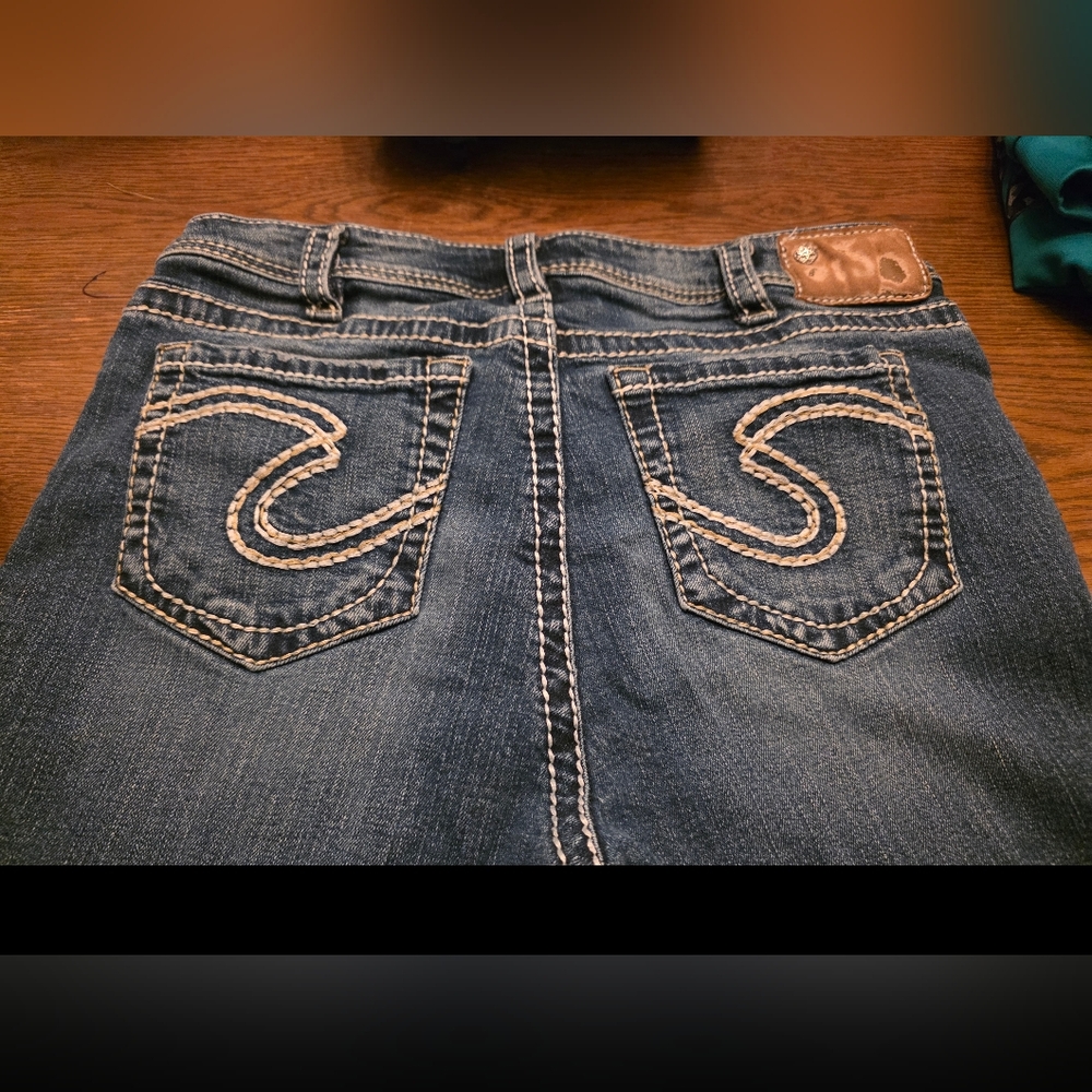 Silver Natsuki Capri Sz 32. 27" Inseam. Dark Blue With Contrast Stitching. - Picture 7 of 8